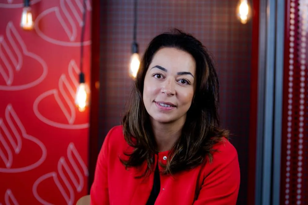 Carolina Learth, s&Atilde;&ordf;nior head de plataformas globais do Santander - foto: Divulga&Atilde;&sect;&Atilde;&pound;o 