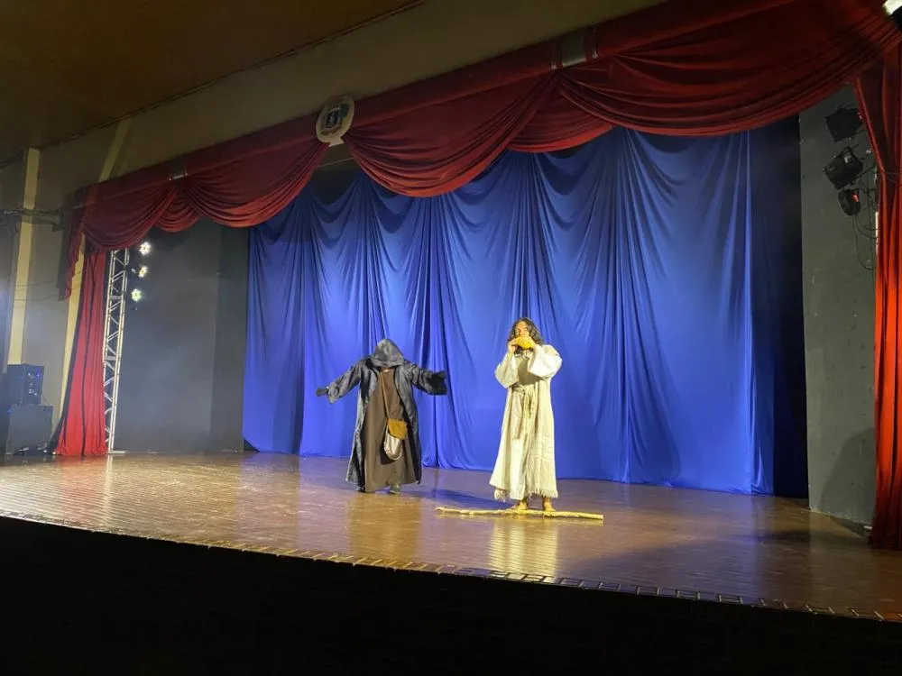 Hermanoteu na Terra de Godah no palco da Casa da Cultura - foto: Divulga&ccedil;&atilde;o 