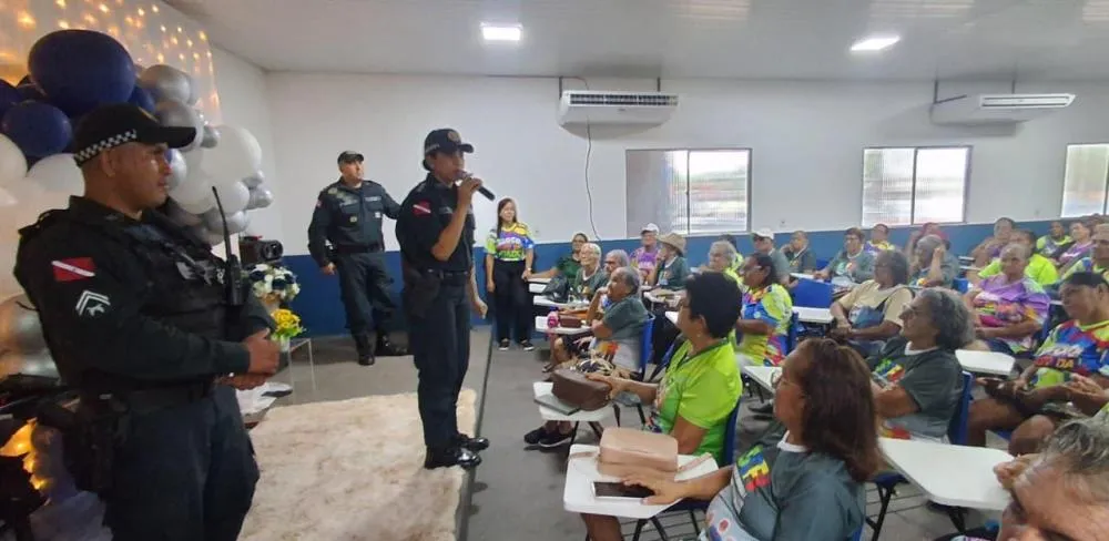 Militares do 18&ordm; BPM em atua&ccedil;&atilde;o preventiva com palestra - foto: Divulga&ccedil;&atilde;o 