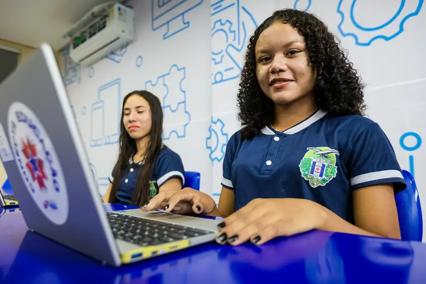 Alunos da rede estadual t&ecirc;m se beneficiado da tecnologia - foto: Ag&ecirc;ncia Par&aacute;
