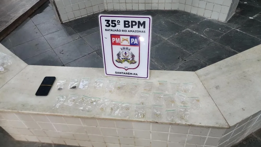 Suspeito de tráfico é preso com crack, cocaína e maconha no bairro Maicá, em Santarém
