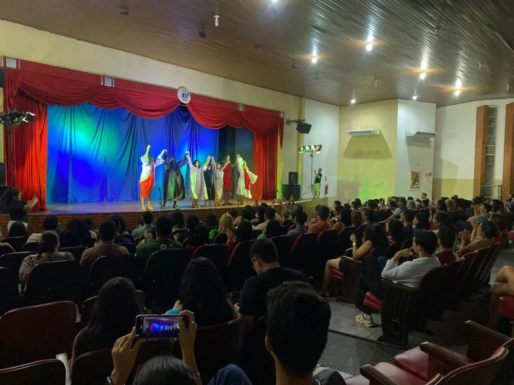 Grutap apresenta a segunda temporada do espetáculo Hermanoteu na Terra de Godah