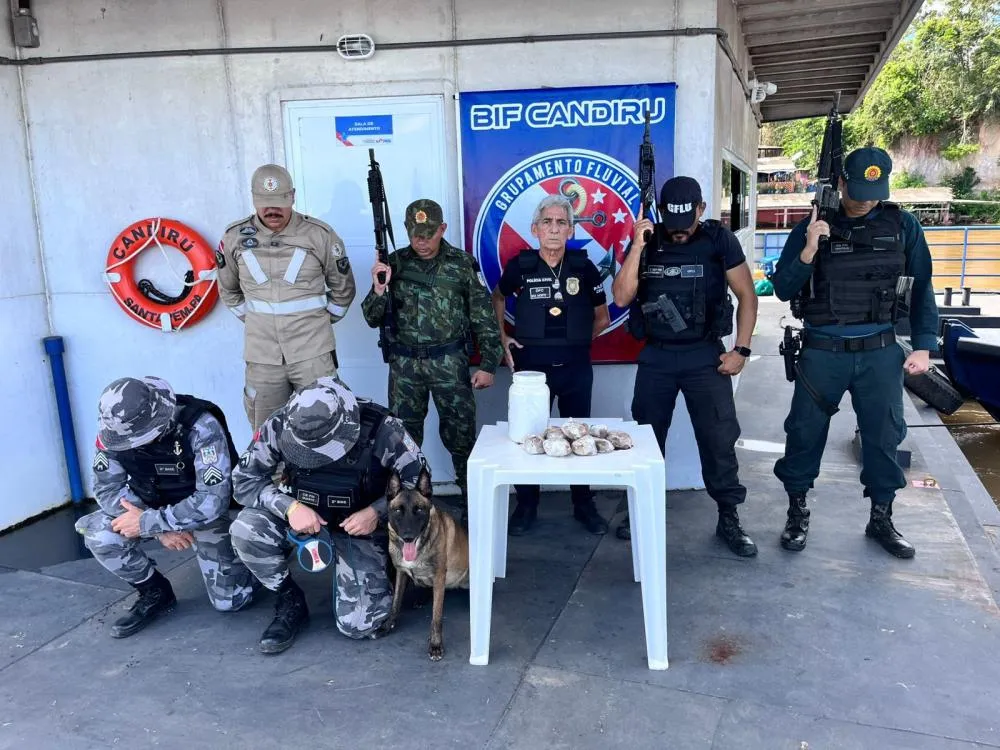 Cadela farejadora da Base Candiru encontra mais de 1 kg de maconha escondido em pote de suplemento em embarcação no Pará