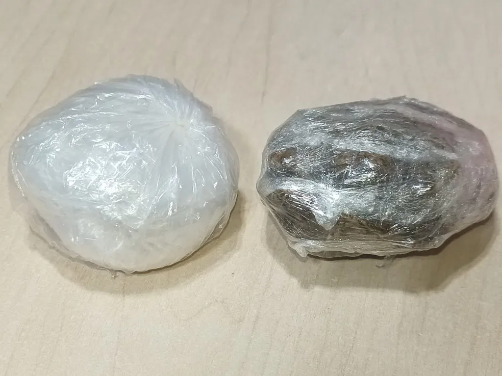 “Achei que estava transportando roupas e sapatos”, diz cuidadora sobre droga encontrada em mochila 