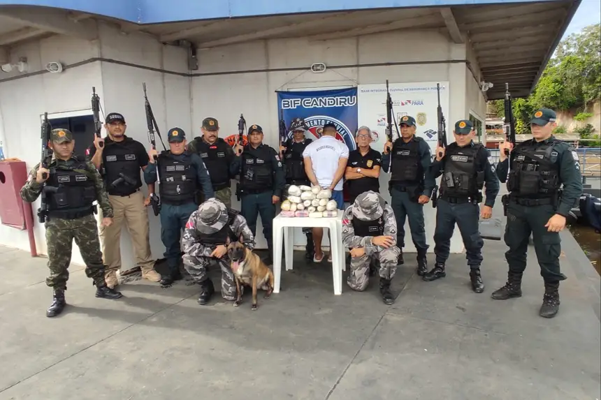 Agentes da Base Candiru apreendem quase 16 kg de drogas em embarcação que seguia de Manaus para Santarém 