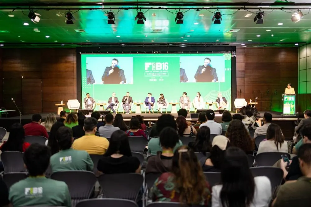 Sessões do 16º Fórum de Internet do Brasil colocam soberania, IA e ECA Digital no centro dos debates