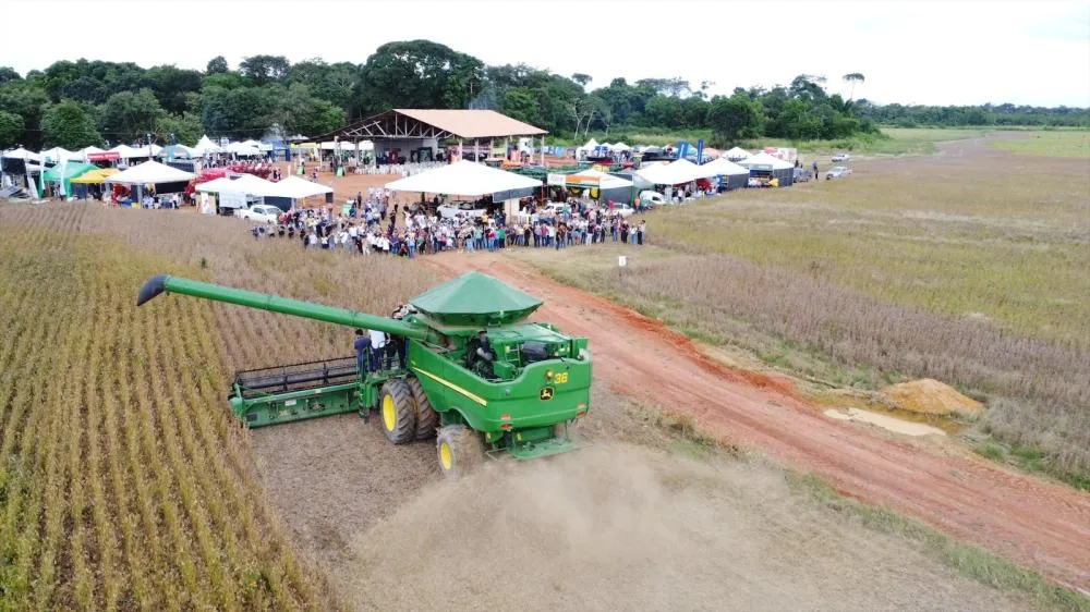 Sicredi Grandes Rios participa da festa de encerramento da colheita de soja do Baixo Amazonas 