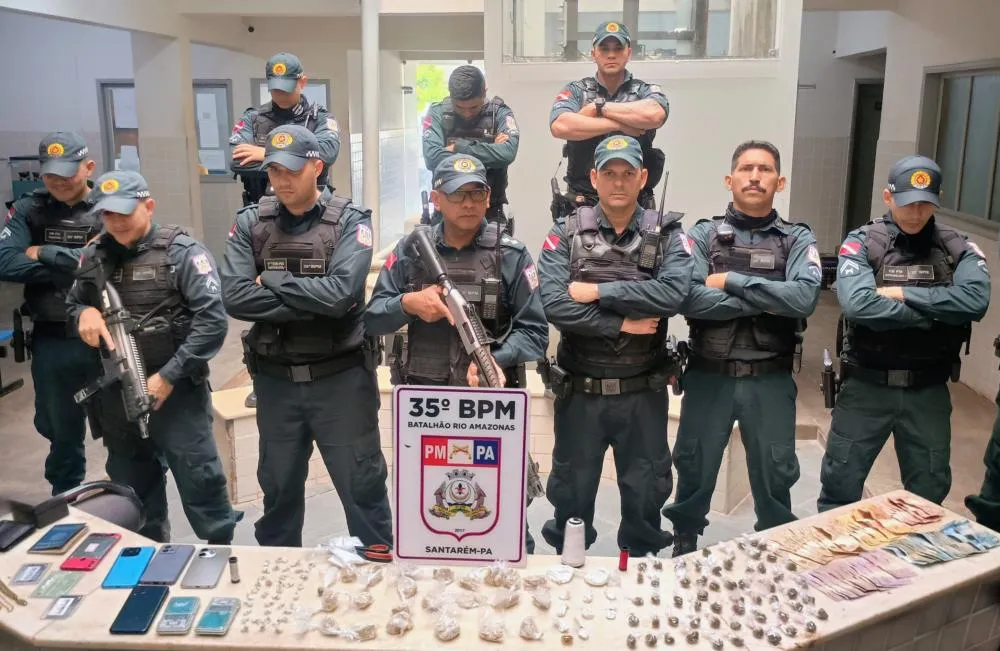 Polícia apreende mais de meio quilo de drogas e prende suspeitos de tráfico em operação do 35º BPM