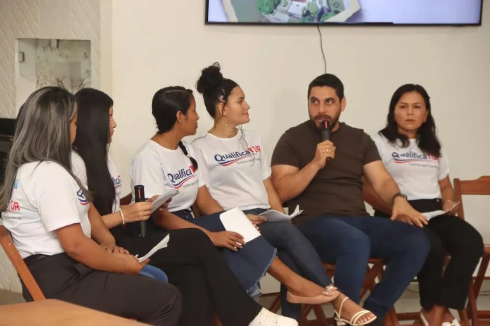 Em Juruti, alunos do Qualifica Tur participam de roda de conversa sobre marketing digital de turismo