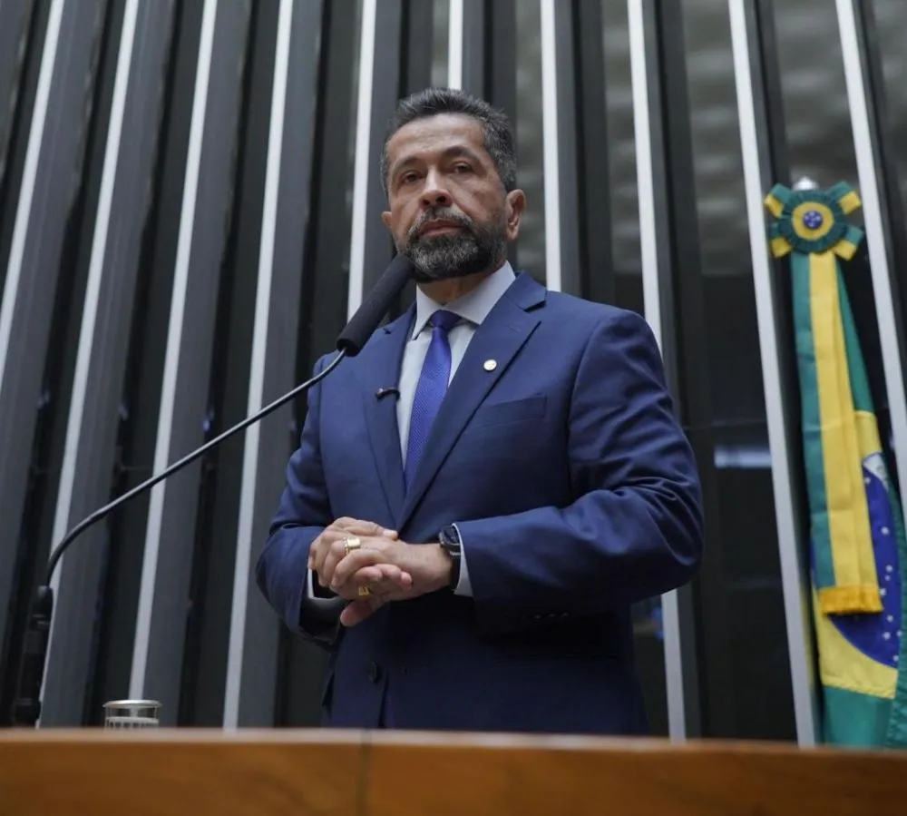 Vetos ao seguro-defeso prejudicam pescador ribeirinho, diz deputado Henderson Pinto 
